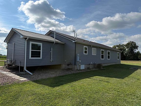 2nd image of 32103 Saginaw Ave