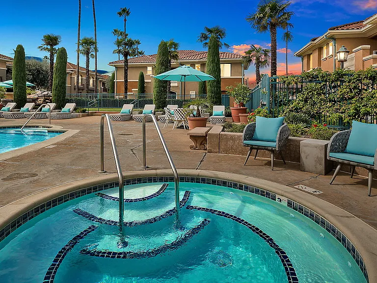 Villa Veneto at Palm Valley — Photo 19