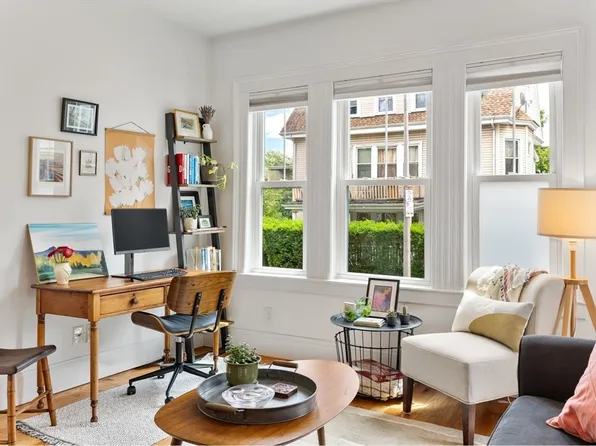 359 Park St APT 1, Boston, MA 02124