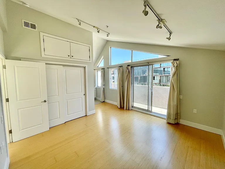 638 19th St #11 — Photo 21