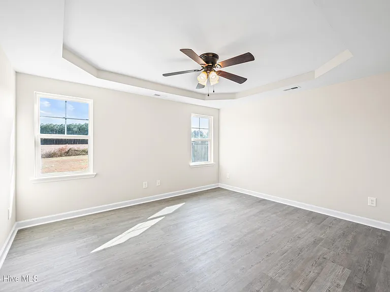 406 Paxton Ct — Photo 18