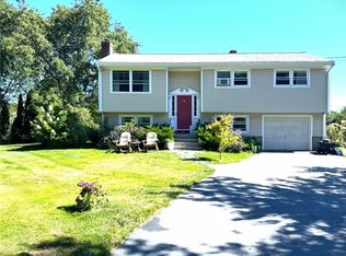 906 Mitchells Ln, Middletown, RI 02842