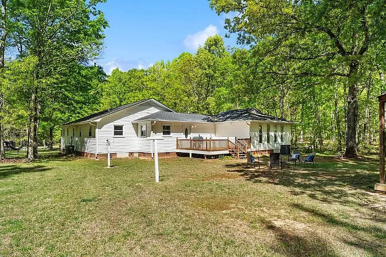5801 Lindenwood Dr — Photo 4