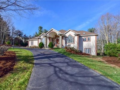 102 Bellshire Dr, Flat Rock, NC, 28731