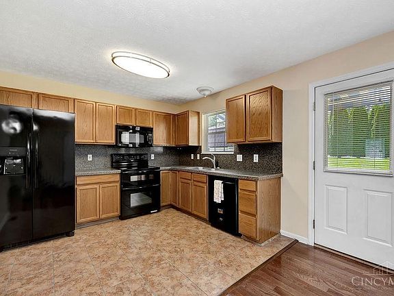 4th image of 5227 Woodtop Dr