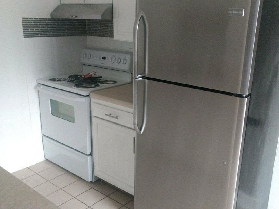 2nd image of 1259 Hanson Ave APT B