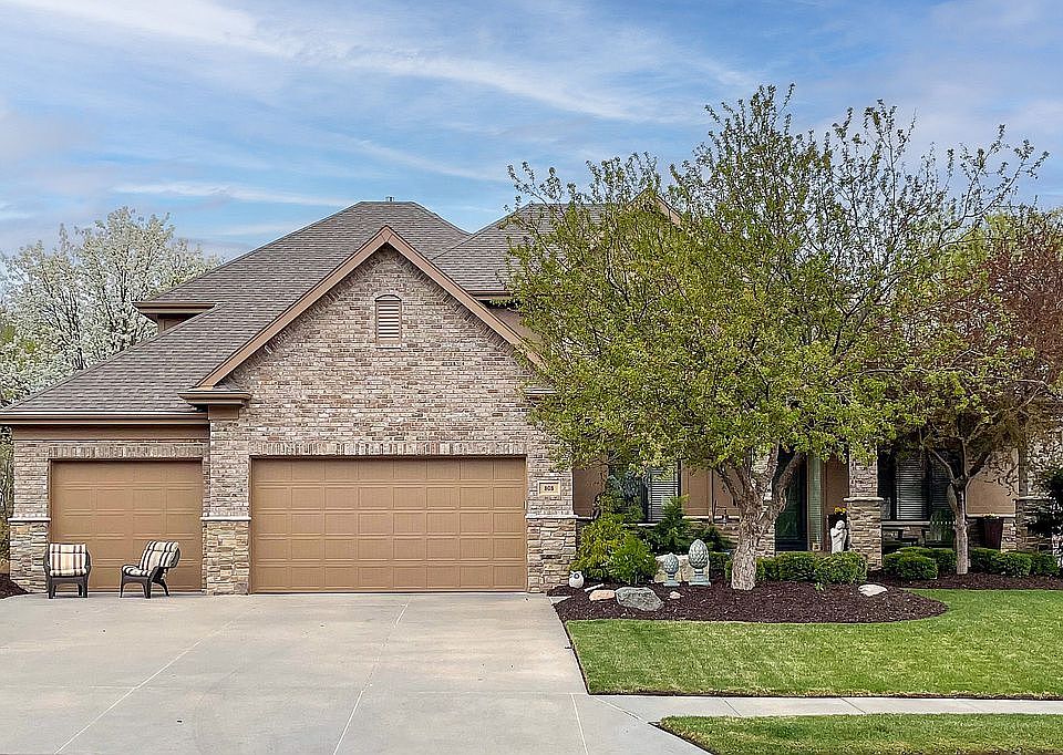 1st image of 808 S 182nd St