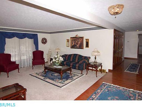 Sunkin Formal Living: 15'x16'