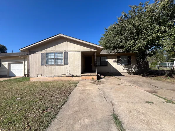 1213 SW 25th St, Lawton, OK 73505
