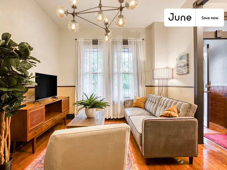 735 Girard St NW — Photo 1