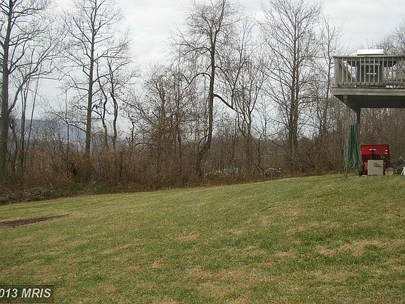 4th image of 281 Bear Hollow Dr