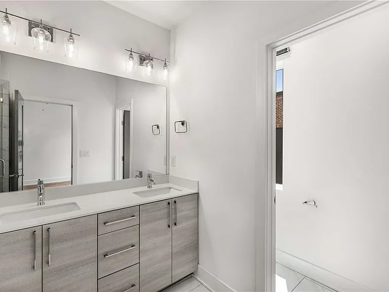 1225 Chelsea Cir NW — Photo 24