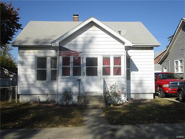 1st image of 67 E Penning Ave