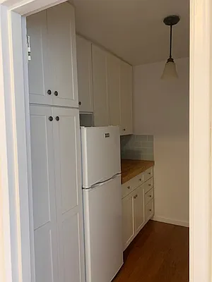 Sold by Charles Greenthal Property Sales | media 17