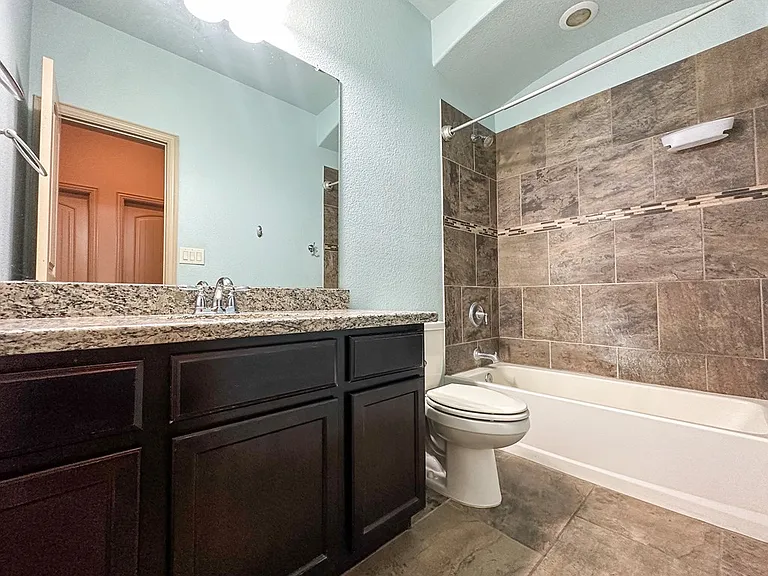 7206 Raphael St — Photo 9