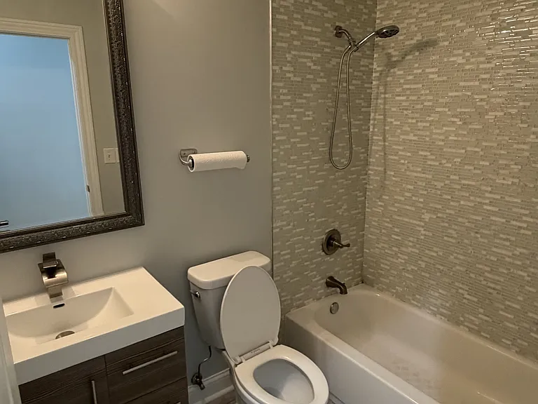 4933 S Prairie Ave #1 — Photo 3