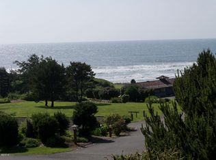 225 Reeves Cir, Yachats, OR 97498