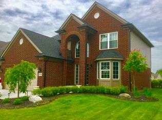 28369 Oakmonte Cir E, New Hudson, MI 48165