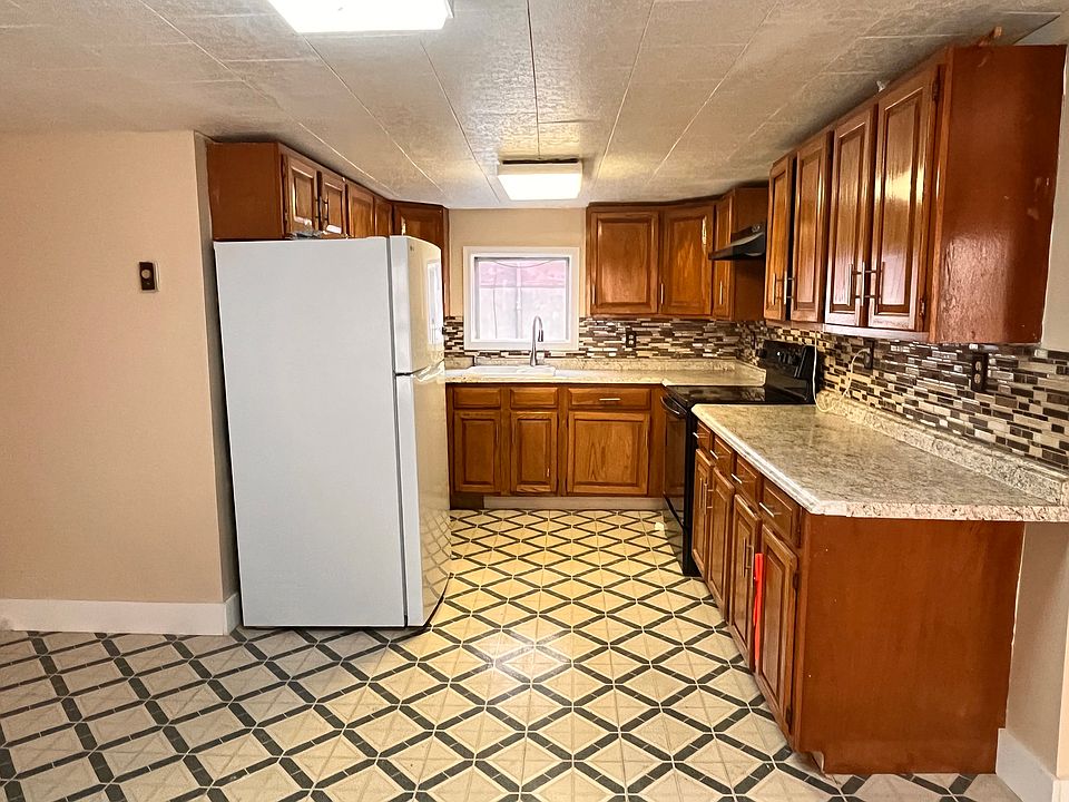 1st image of 62 1st St Unit 2