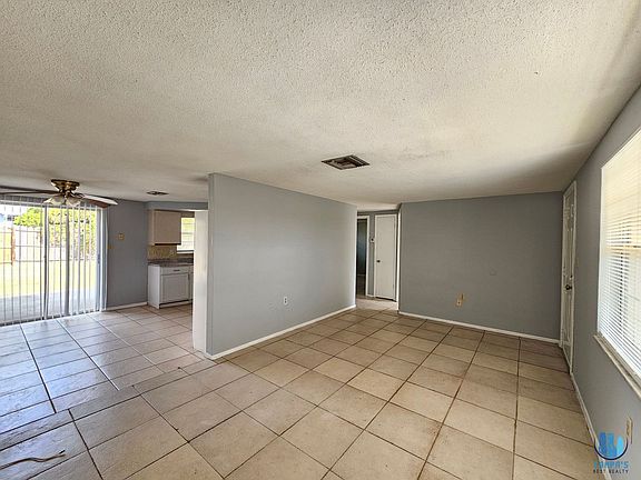 4th image of 7825 Sagebrush Dr