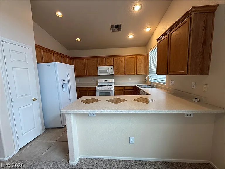 6420 Casamar St #- — Photo 7