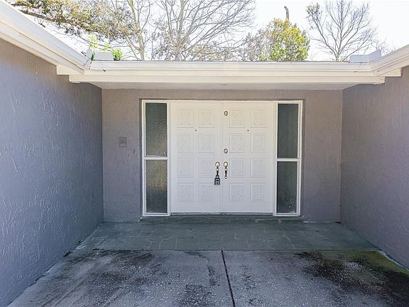 4th image of 7740 Sagebrush Dr