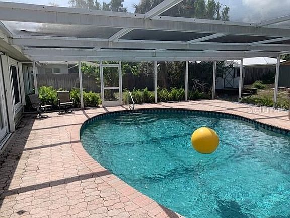 3rd image of 436 Poincianna Dr