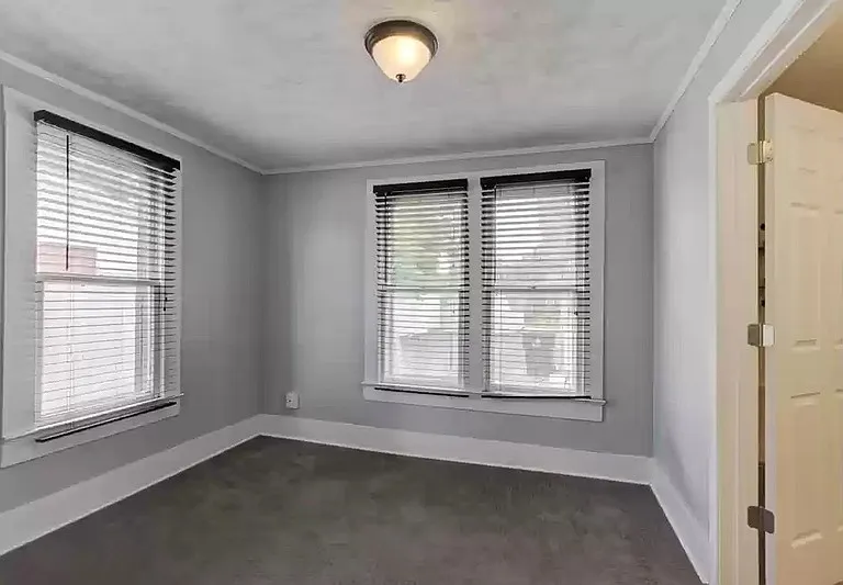 408 E Main St — Photo 33