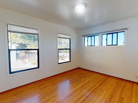 5th image of 2151 Fleetwood Dr