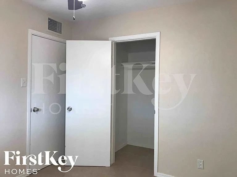 3625 W San Juan Ave — Photo 16