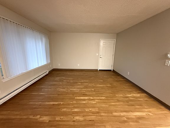 3rd image of 1902 1st St #1