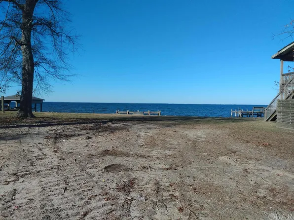 221 Rhodes Haven Dr, Columbia, NC 27925