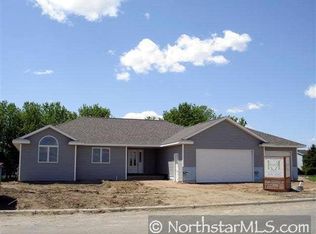 960 Countryview Ave, Owatonna, MN 55060