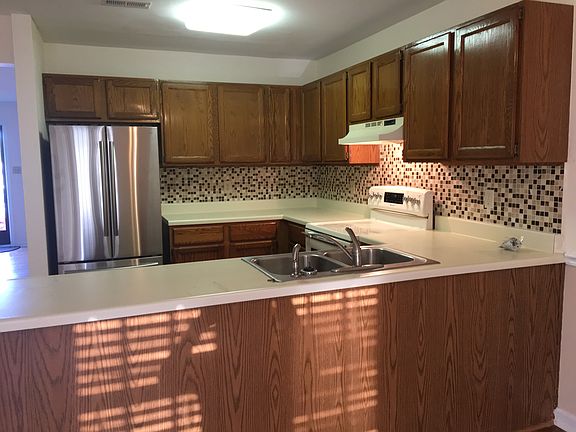 2nd image of 2646 Hitchcock Dr