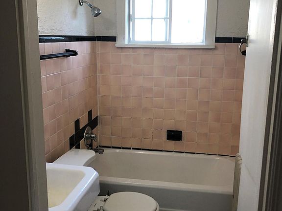 3rd image of 40 Fairlawn Ave