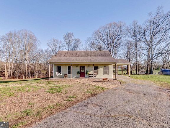 2nd image of 209 Moss Rd