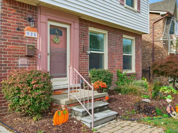 925 N Mildred St, Dearborn, MI 48128