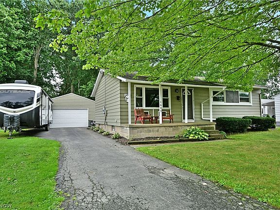 3rd image of 1605 Difford Dr