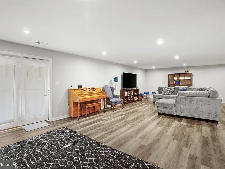 12405 Southington Dr — Photo 51