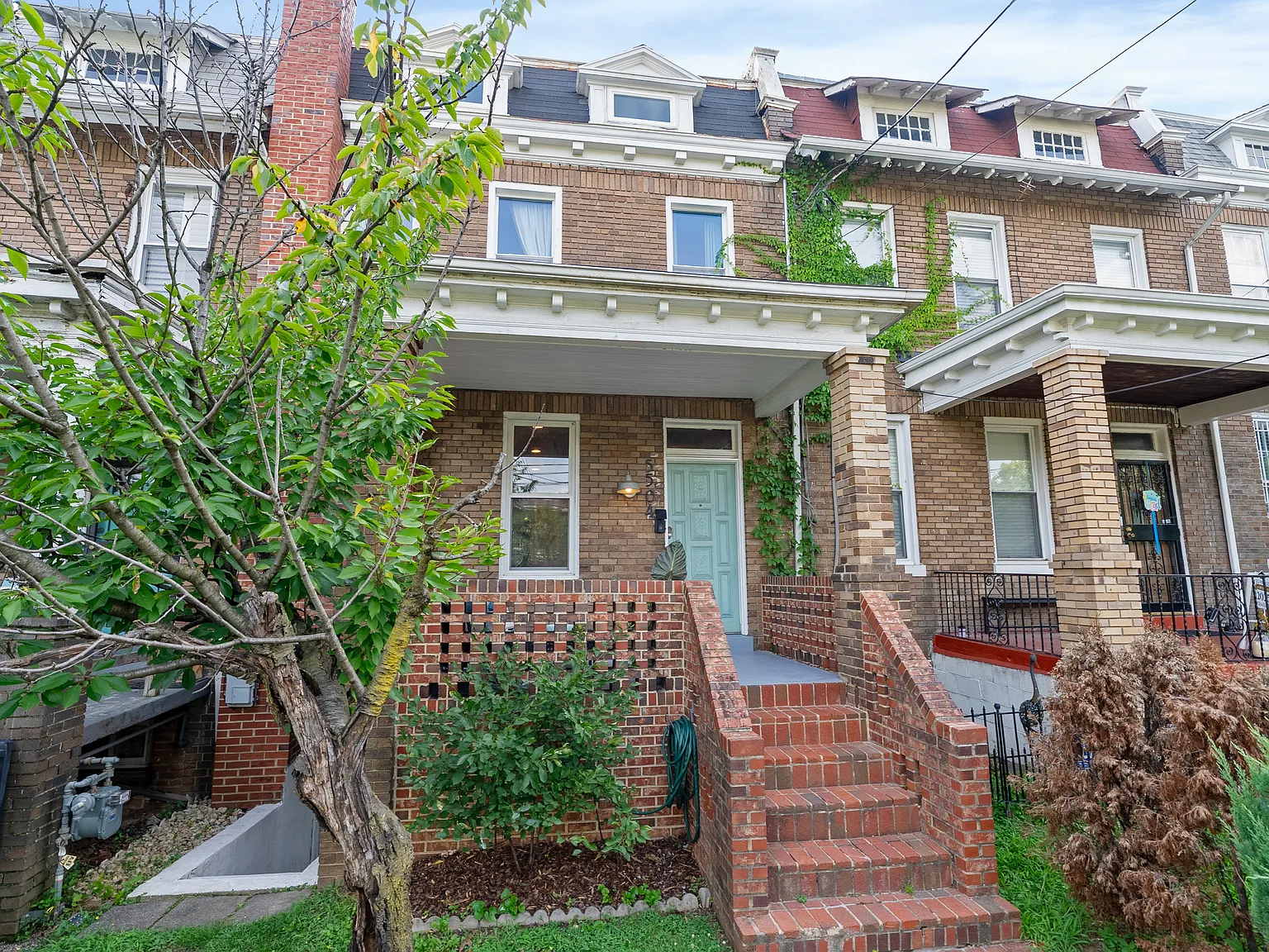 4 bed, 3.5 bath, 1840 sqft, $5,500 — Photo 1