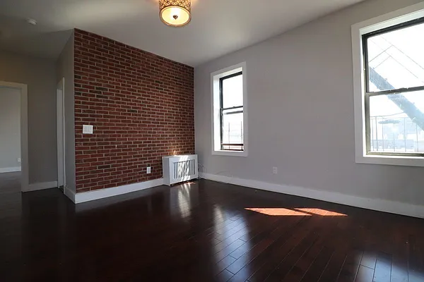 Rented by Bruma Realty LLC | media 1