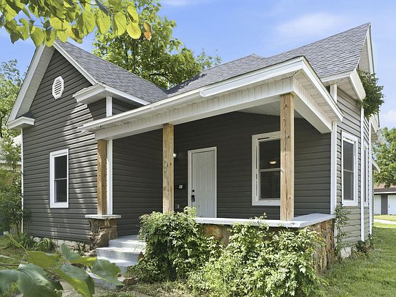 3rd image of 1101 W Division Street