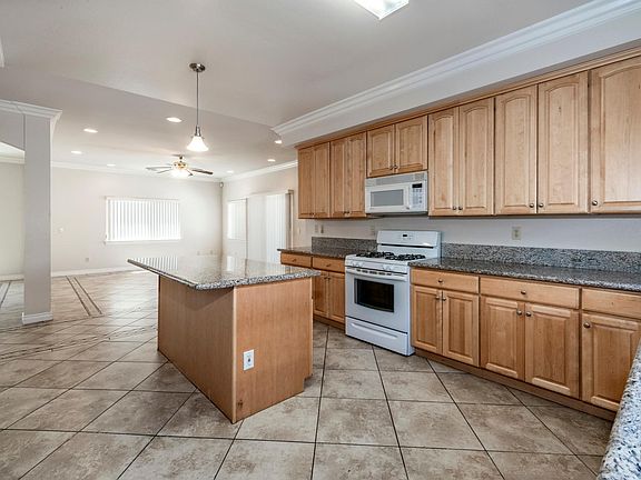 3rd image of 4809 Hallowell Ave
