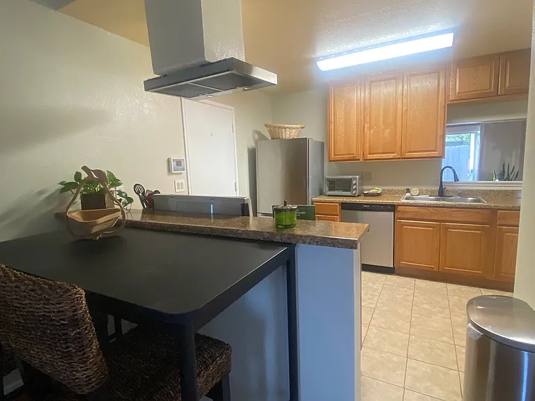 818 Portugal Way — Photo 3