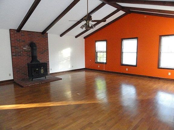 3rd image of 914 Vine St