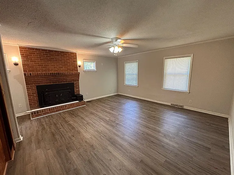 106 Oakmont Ave — Photo 5