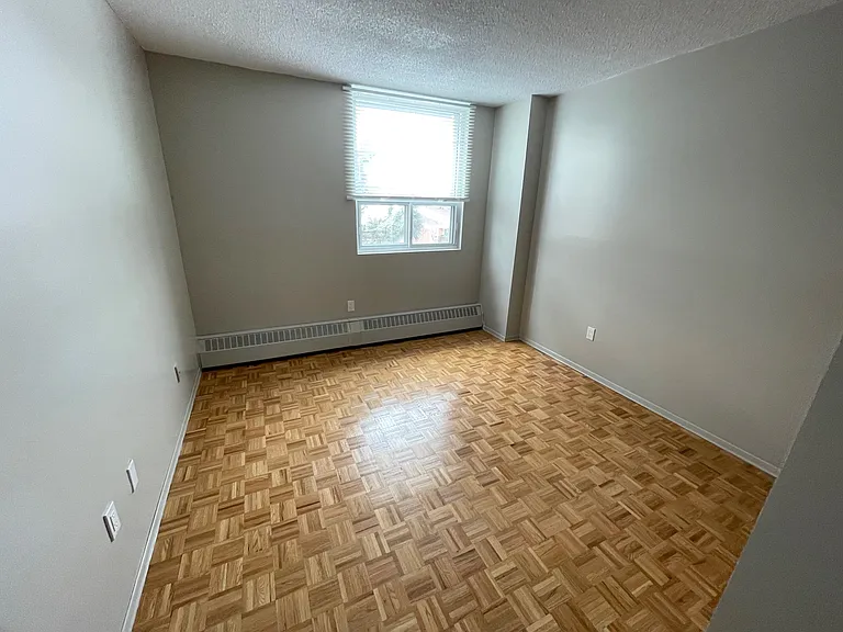 676 King St — Photo 7