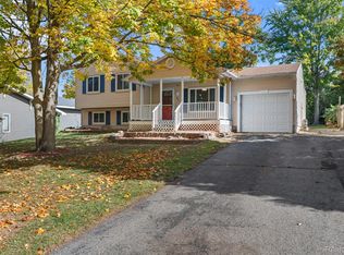 640 N Madison St, Perry, MI 48872