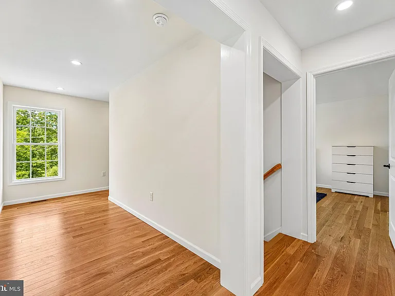 40 Creek Rd — Photo 27