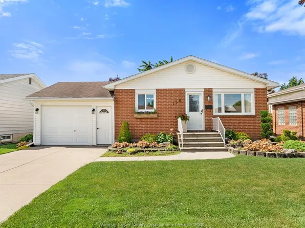 158 Marlborough St E, Leamington, ON N8H 4S3